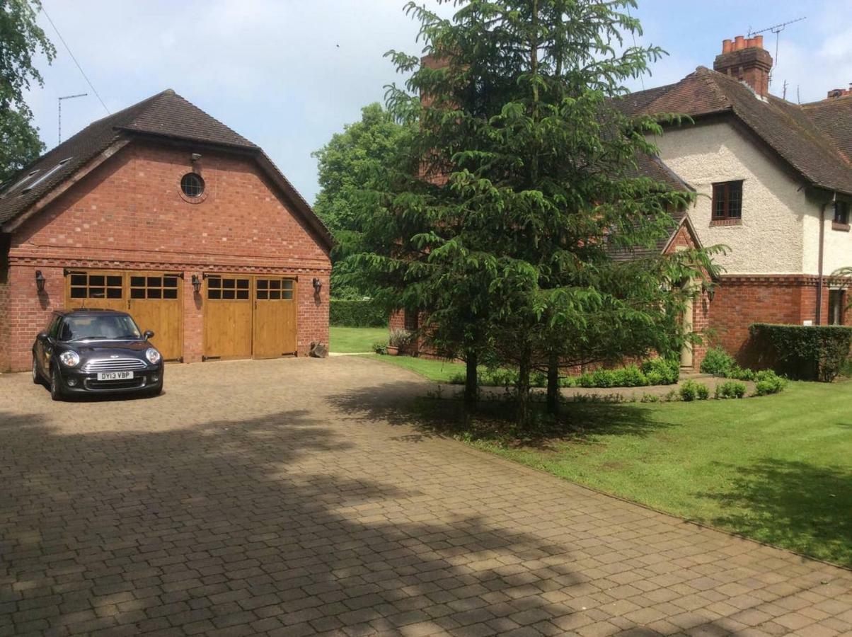 2 Bedroom Furnished Apartment In A Rural Position Stone  Eksteriør bilde