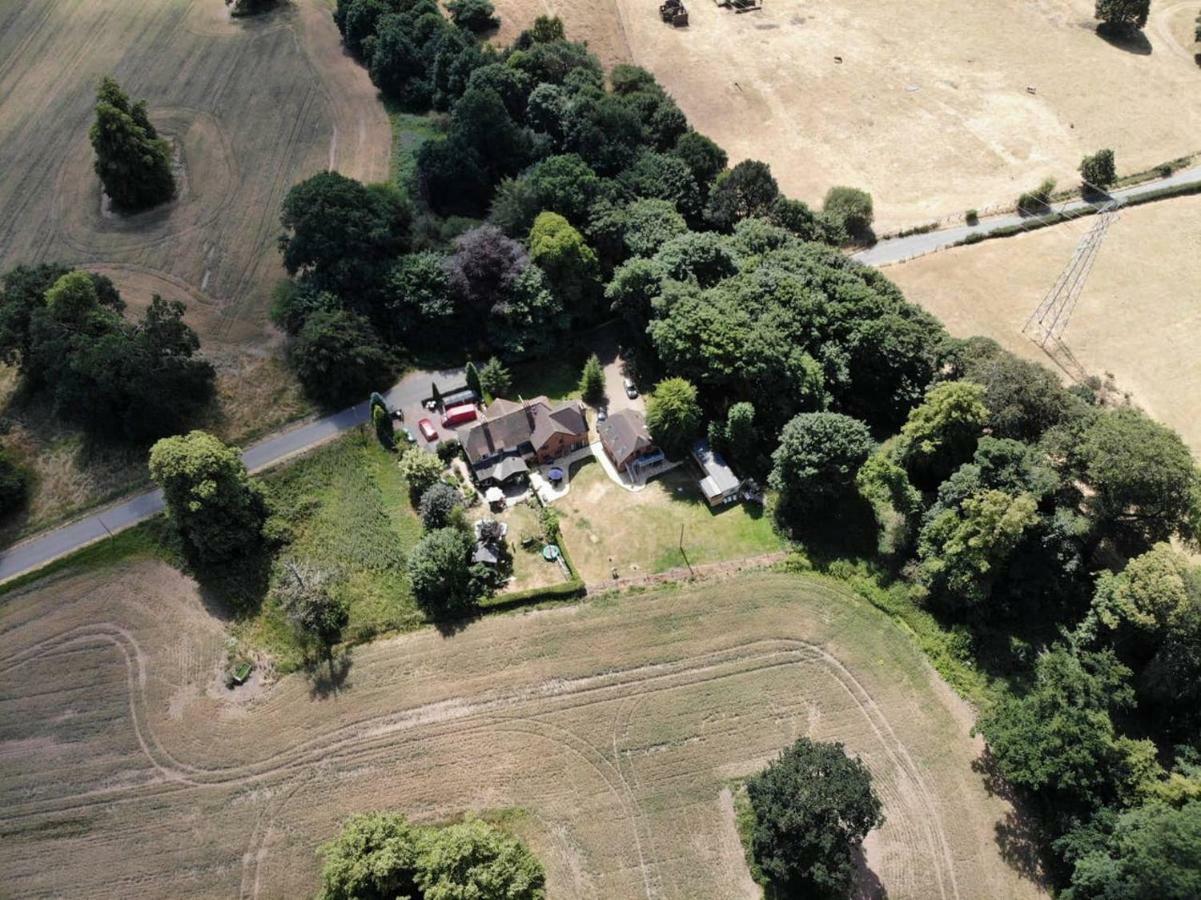 2 Bedroom Furnished Apartment In A Rural Position Stone  Eksteriør bilde
